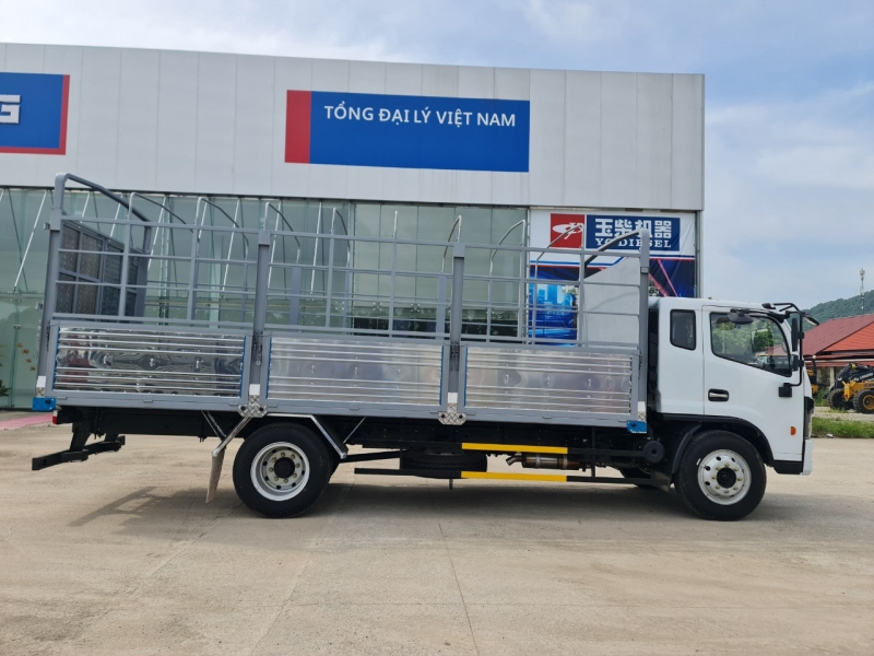 Dongfeng D8 Nhập Khẩu 6.5 Tấn thùng dài 6m1